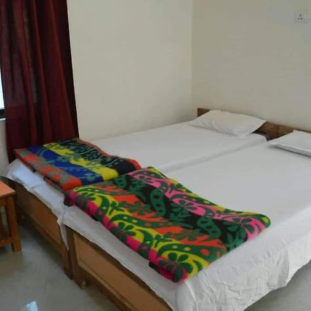 Middle Way Home Stay Bodh Gaya Extérieur photo