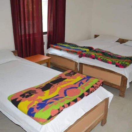 Middle Way Home Stay Bodh Gaya Extérieur photo