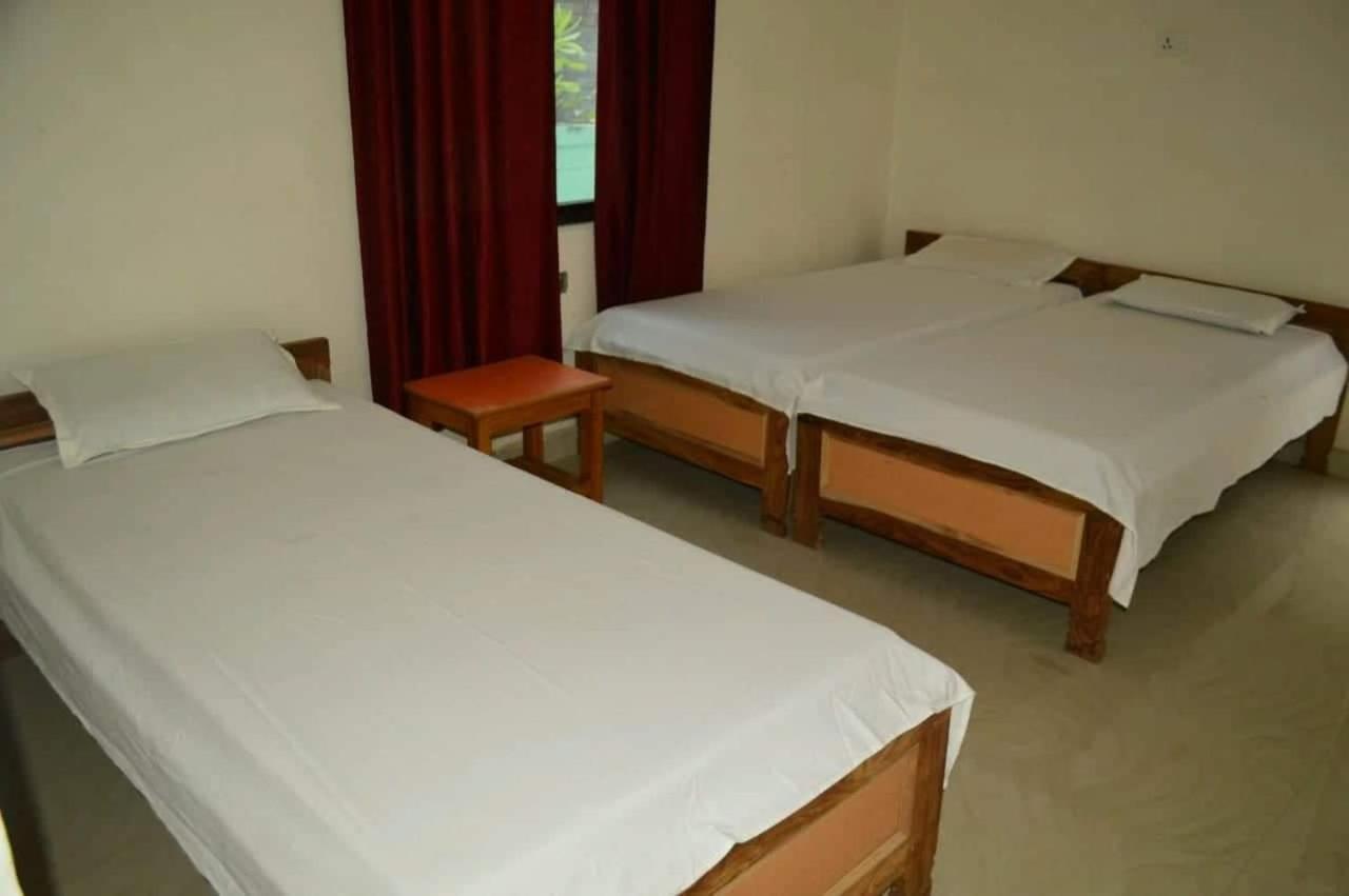 Middle Way Home Stay Bodh Gaya Extérieur photo