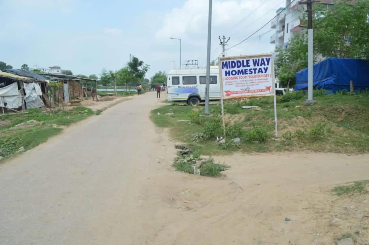 Middle Way Home Stay Bodh Gaya Extérieur photo